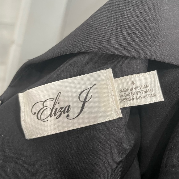 It’s almost new I only wear one time - Picture 4 of 4